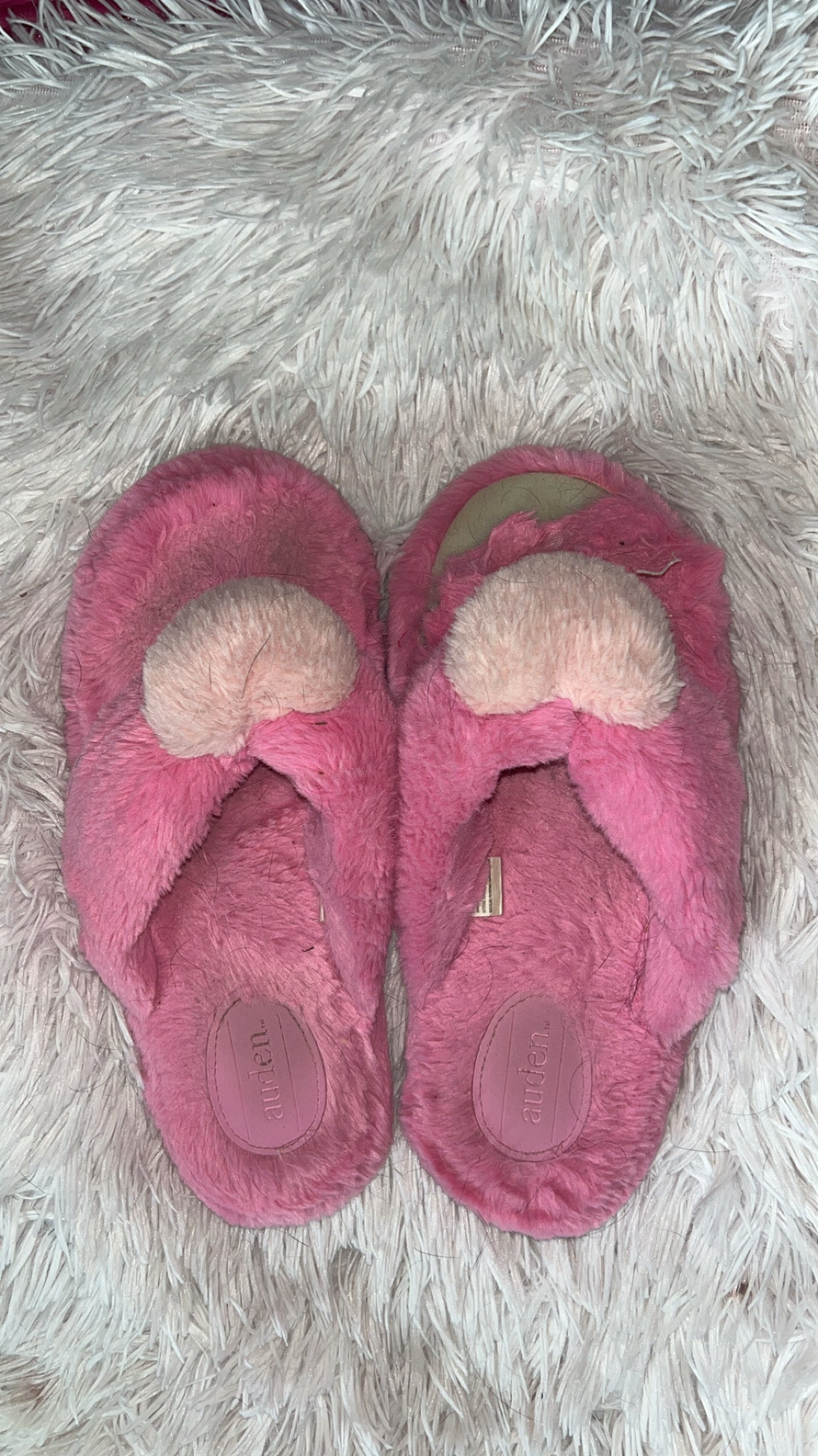 fuzzy heart slippers ꨄ︎