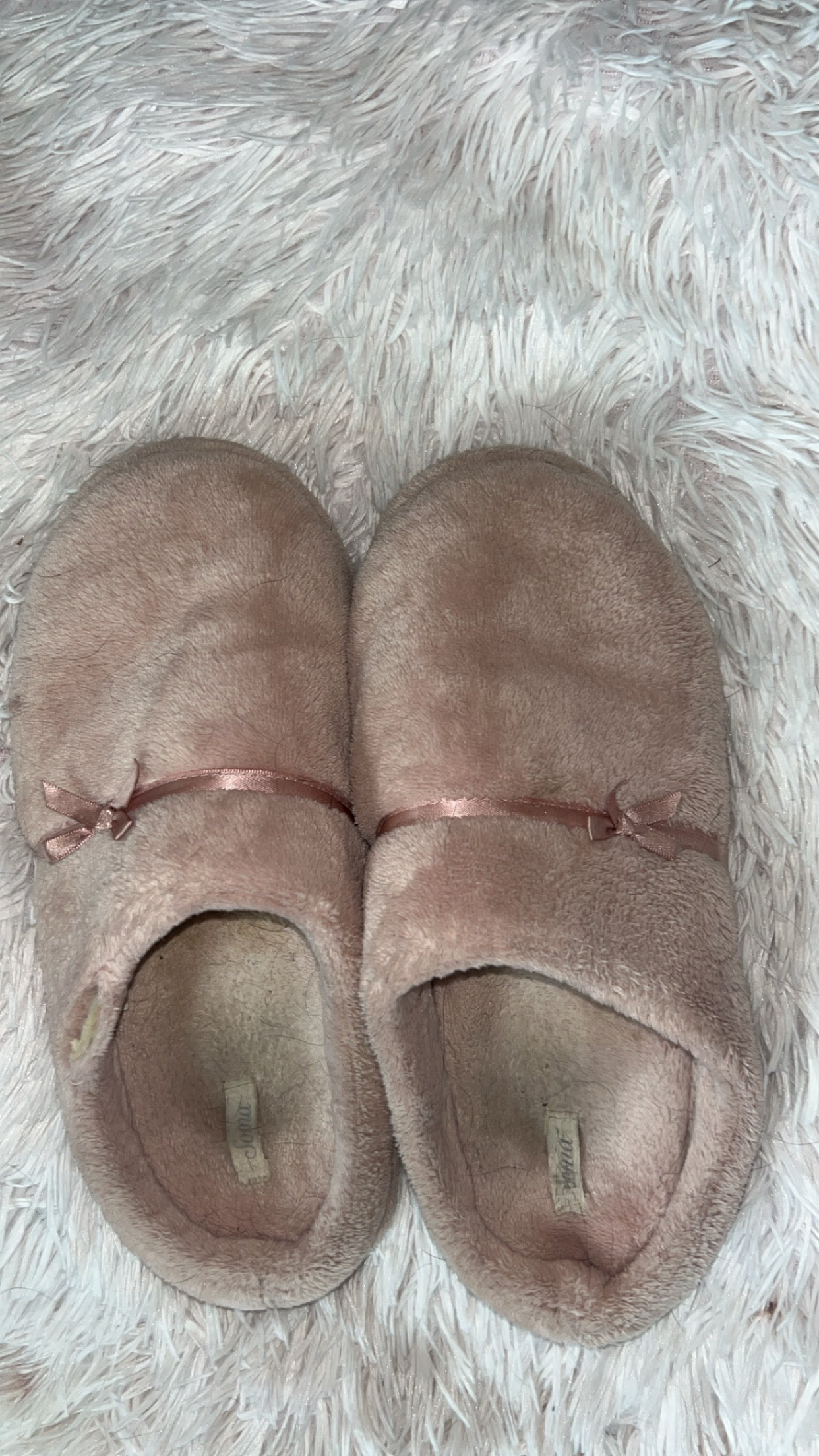 pretty pink slippers ꨄ︎
